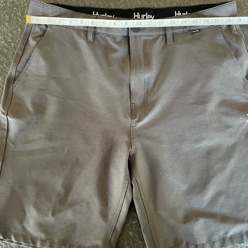 Hurley 38 Men's Charcoal Flat Front Shorts